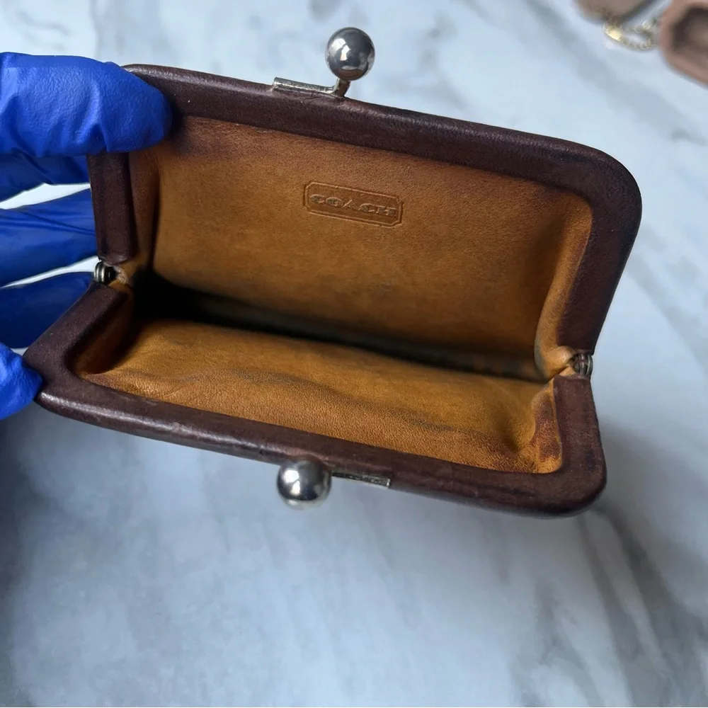 Vintage COACH Leather Kisslock Change Coin Purse